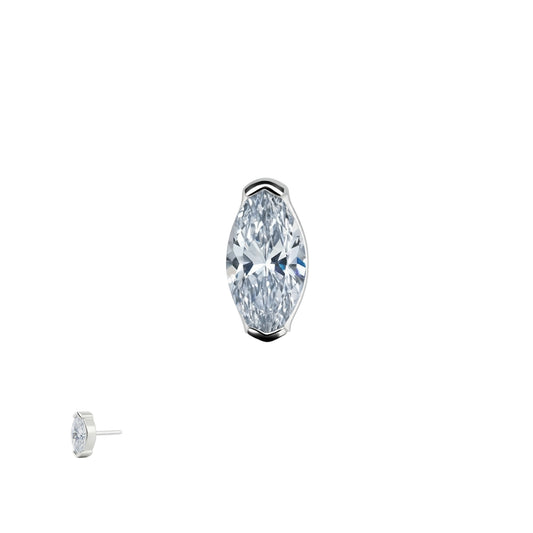 Der Cubic Zirkonia mit perfekten Schliff in medizinischen Titanium gefasst für das Stecksystem.