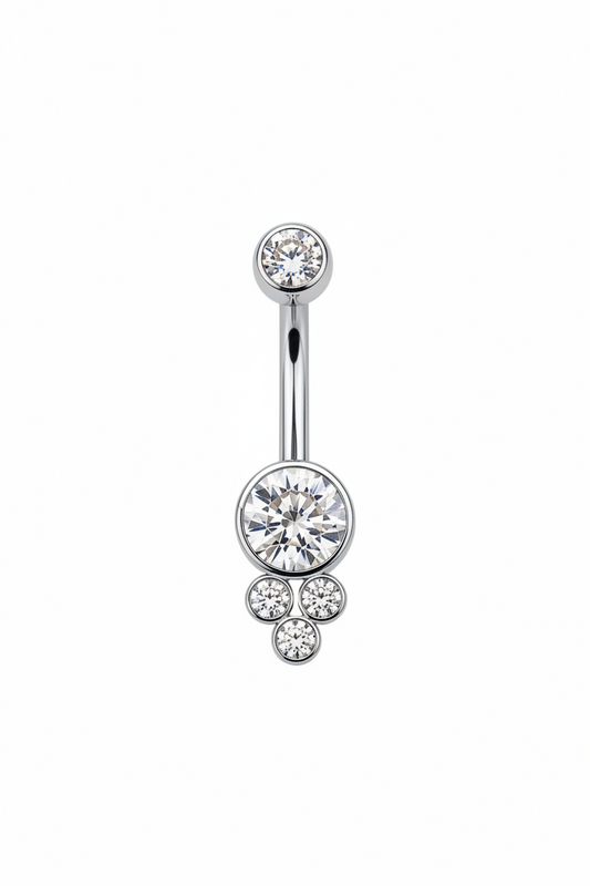 Elegantes Bauchnabelpiercing Aurielle aus handpoliertem medizinischem Edeltitanium mit großem Premium Cubic Zirkonia und drei kleineren funkelnden Steinen sowie Innengewinde.
